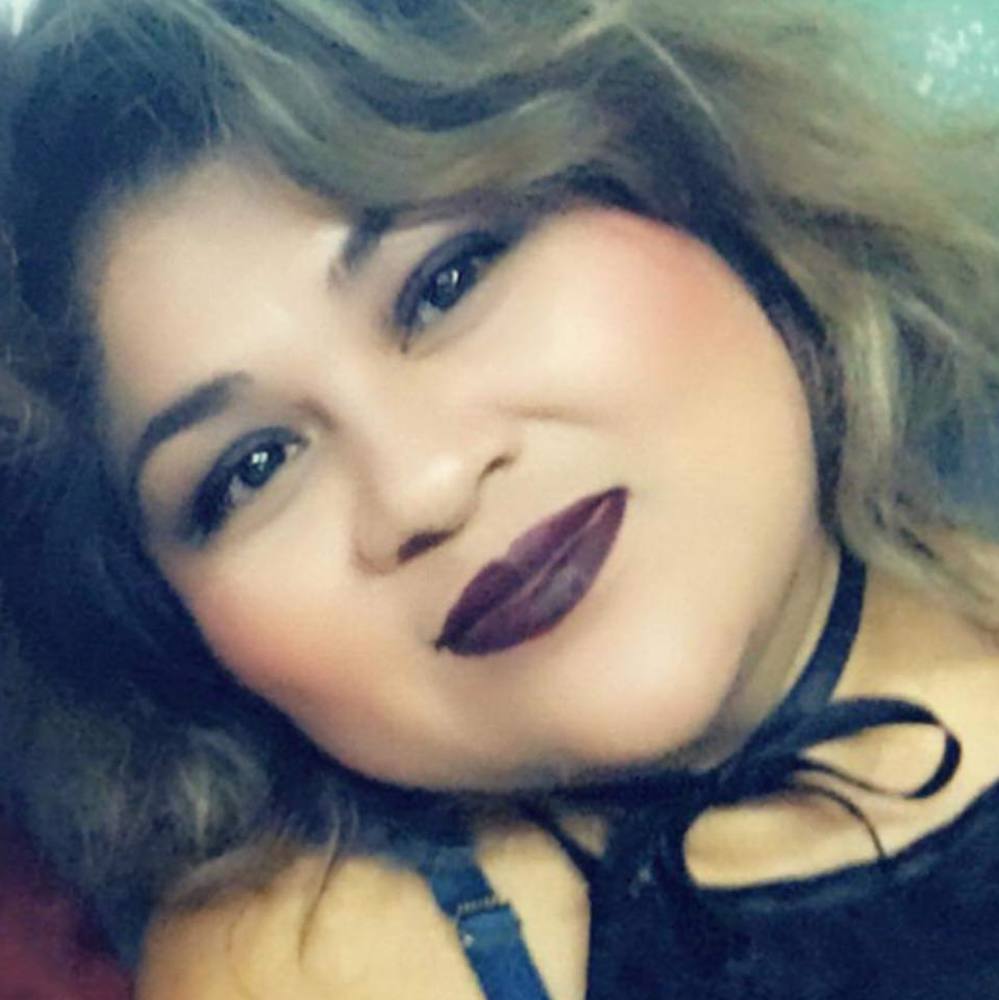 Meet your Posher, Yanira